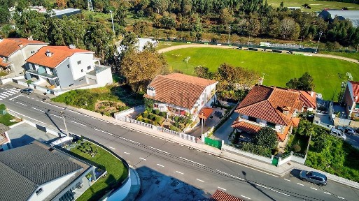 Vila Verde e Barbudo, Avenida Doutor António Ribeiro Guimarães, 989