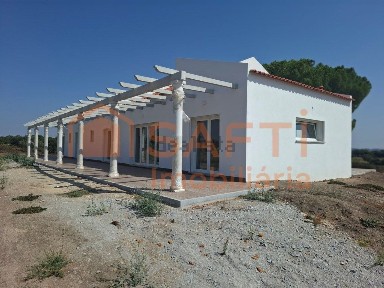 Quinta à venda na Estrada de Portalegre