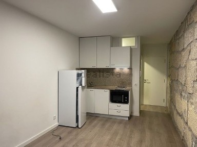 Arrendamento de apartamento T0 na Rua dos Caldeireiros