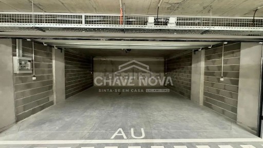 Arrendamento de apartamento T4 na Rua Dr. Albino Aroso, 4470