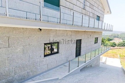 Arrendamento de apartamento T2 em Alpendorada - Várzea - Torrão