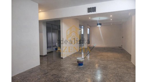 Espaço comercial à venda no Centro de Gondomar