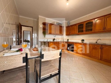 Apartamento T2 à venda na Mexilhoeira da Carregação