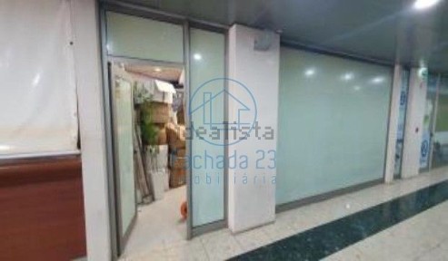 Arrendamento de espaço comercial na Rua 25 de Abril