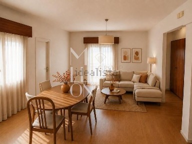 Apartamento T2 à venda na Rua José Gomes Ferreira s/n