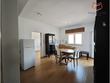 Apartamento T2 à venda na Rua José Gomes Ferreira