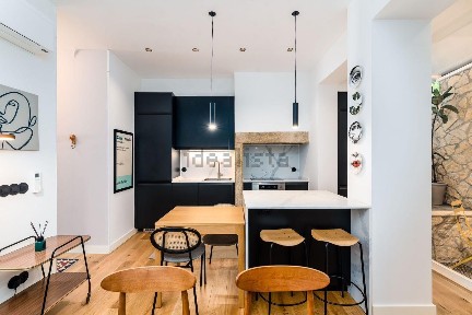 Apartamento T2 à venda na Rua Bernardim Ribeiro