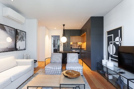 Apartamento T1 à venda na Rua Barata Salgueiro, 1