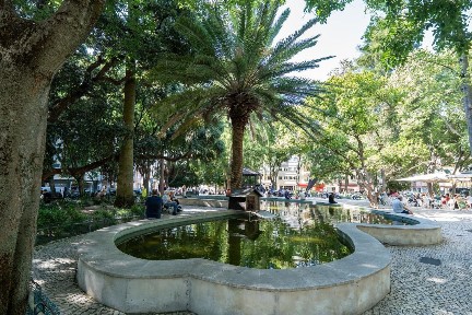 Apartamento T3 à venda na Rua Almeida e Sousa, 27