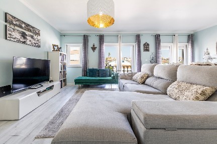 Apartamento T3 à venda na Estrada Várzeas