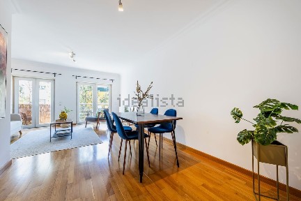 Apartamento T1 à venda na Rua José Estêvão