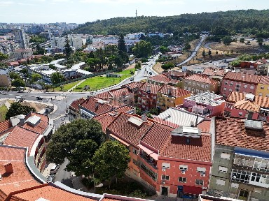 Apartamento T2 à venda na Rua António Ferro, 5