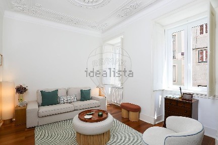 Apartamento T3 à venda na Praça São Bento