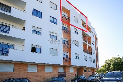 Apartamento T3 à venda na Rua Castelo Melhor