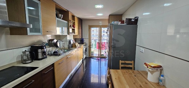 Apartamento T3 à venda na Rua Marechal António de Spínola