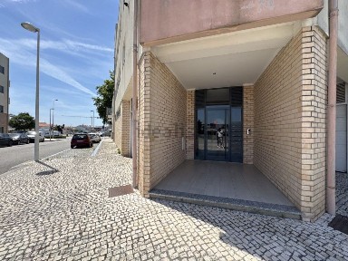 Apartamento T2 à venda na Rua Dr Tiago Augusto de Almeida