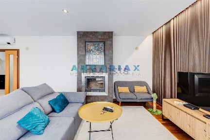 Apartamento T3 à venda na Rua Álvaro Pires de Miranda, 27