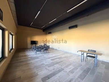 Arrendamento de espaço comercial ou armazém na Quinta dos Alcoutins
