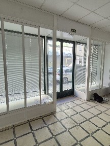 Arrendamento de espaço comercial na Rua Francisco Sanches, 65