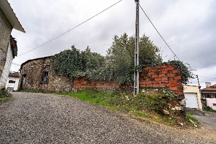 Armazém à venda em Soure