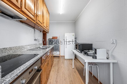 Apartamento T3 à venda na Rua de Pinto Mourão, 250