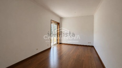 Apartamento T2 à venda na Rua São Tiago