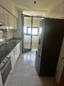 Apartamento T4 à venda na Avenida das Ribeiras, 739