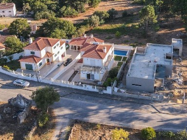 Moradia independente à venda na Lagoa de Albufeira