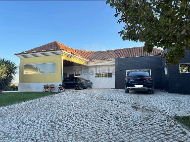 Moradia independente à venda em Atalaia e Alto Estanqueiro - Jardia