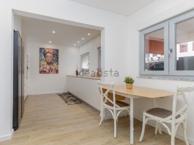 Arrendamento de apartamento T4 na Avenida de Santiago