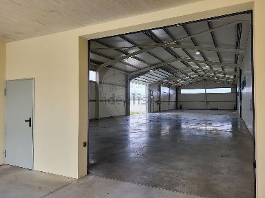 Arrendamento de armazém na Rua Central