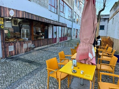 Espaço comercial à venda na Rua Doutor Óscar da Costa Neves