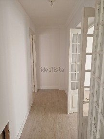 Arrendamento de apartamento T2 na Rua Vieira Lusitano