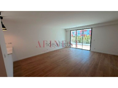 Arrendamento de apartamento T0 na Rua Afonso Sanches