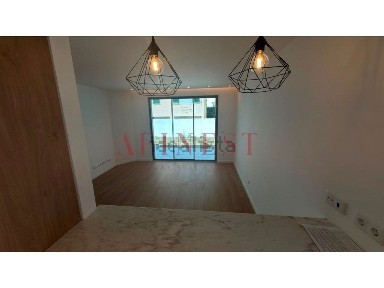 Arrendamento de apartamento T2 na Rua Conde Castro Guimarães