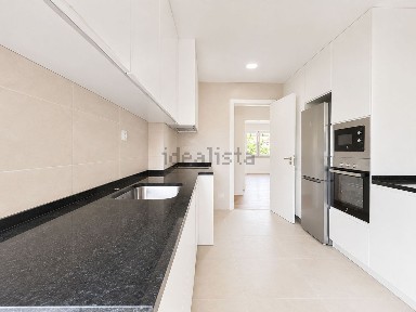 Arrendamento de apartamento T3 na Rua Silva e Albuquerque, 23