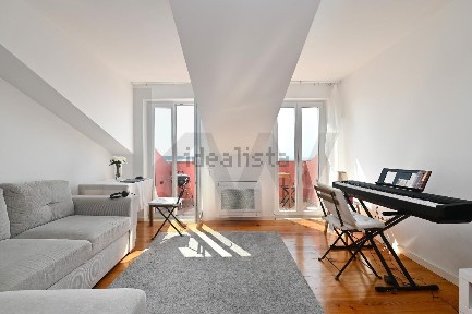 Arrendamento de apartamento T2 na Avenida Marginal, 30