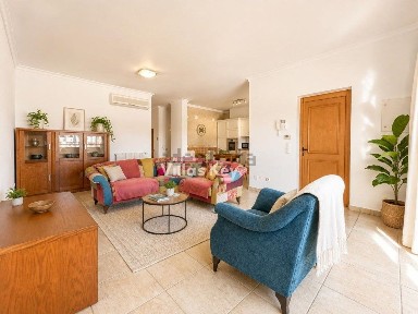Arrendamento de apartamento T2 na Rua Antonio Gedeao
