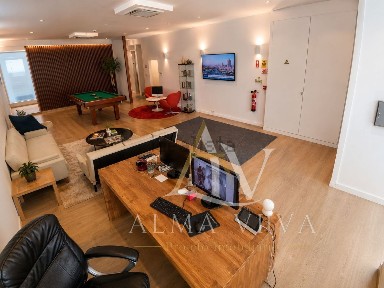 Espaço comercial à venda na Rua Viriato, 18