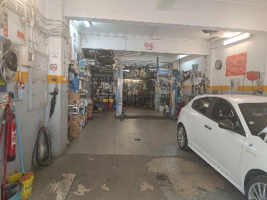 Espaço comercial à venda na Rua Sacadura Cabral s/n
