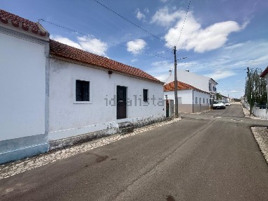 Moradia em banda à venda em rio de moinhos s/n