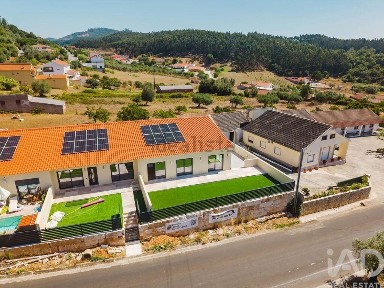 Moradia geminada à venda em Rio Maior