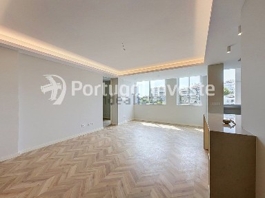 Apartamento T3 à venda na Rua Torcato José Clavine