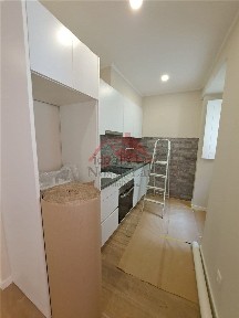 Apartamento T1 à venda no Largo 28 de Janeiro, 7