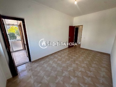 Apartamento T3 à venda no Centro de Laranjeiro