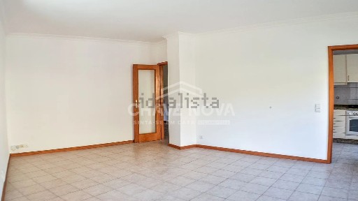 Arrendamento de apartamento T2 na Rua de Seixais, 87