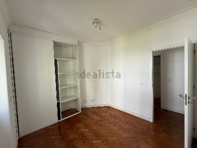 Apartamento T2 à venda na Estrada de Benfica, 466