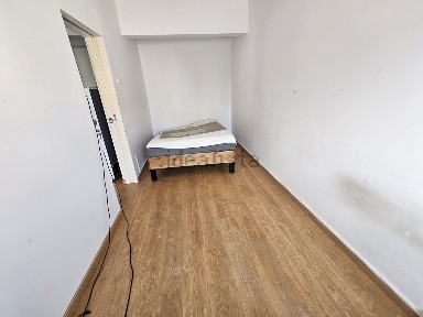 Apartamento T1 à venda na Rua José Gomes Ferreira, 9