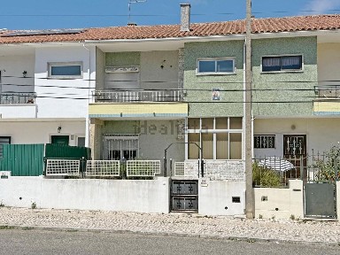 Moradia geminada à venda na Algueirão