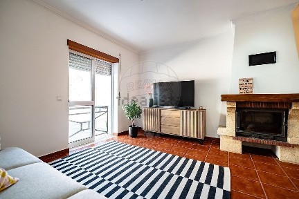 Apartamento T3 à venda na Rua Padre Joaquim José dos Santos, 69